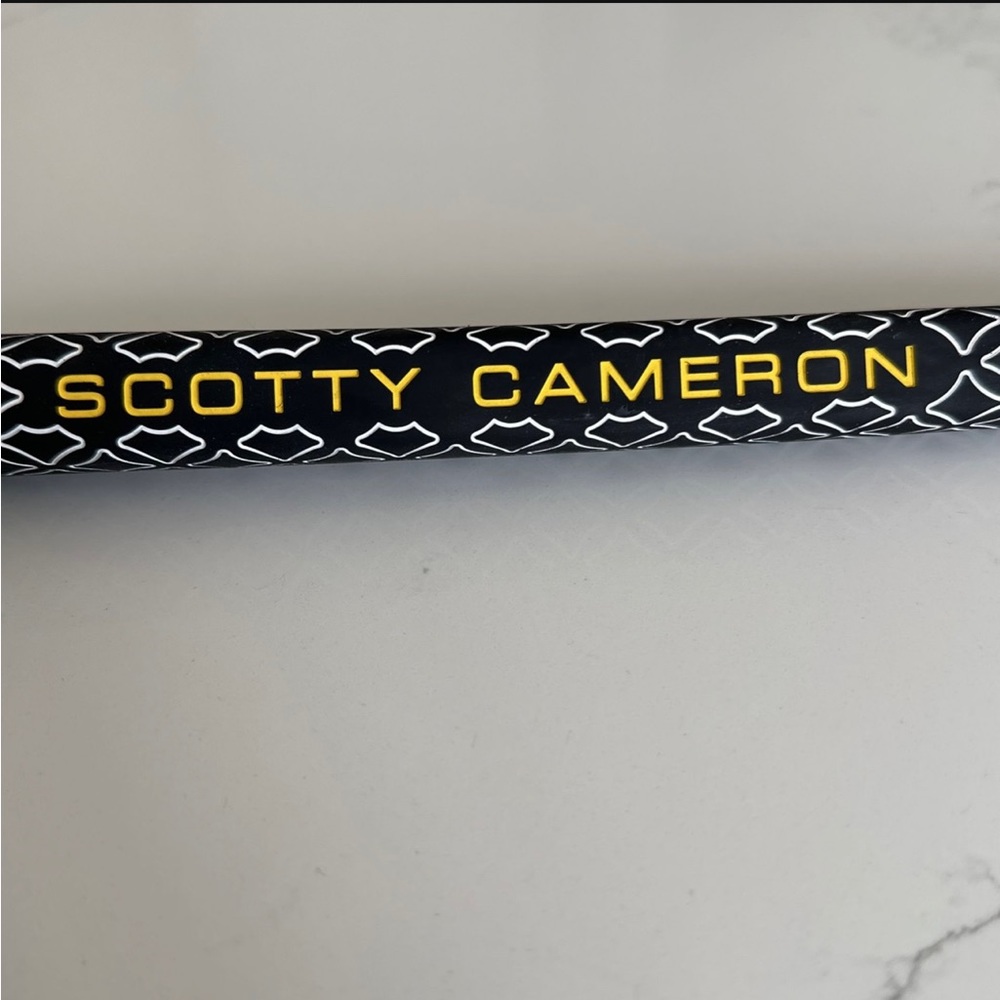 Scotty Cameron Pistolini grip